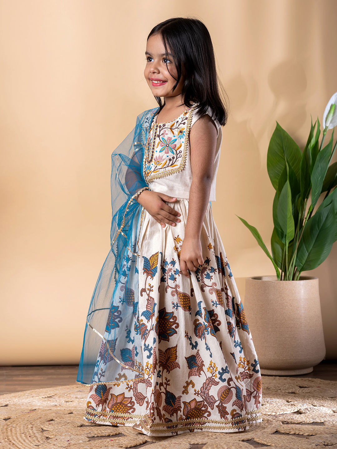 Little Gul Embroidered Ethnic Set
